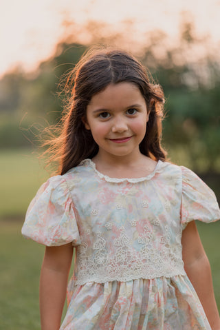 CASUAL BLOSSOM SLEEVED W/FRONT LACE DRESS